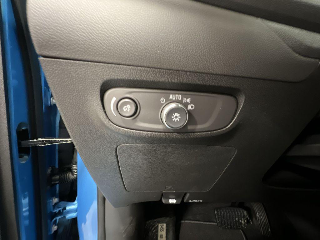 new 2025 Buick Encore GX car, priced at $34,404