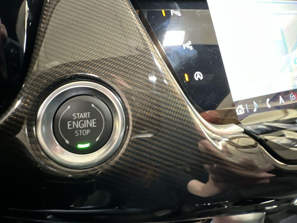new 2025 Cadillac XT6 car, priced at $70,418
