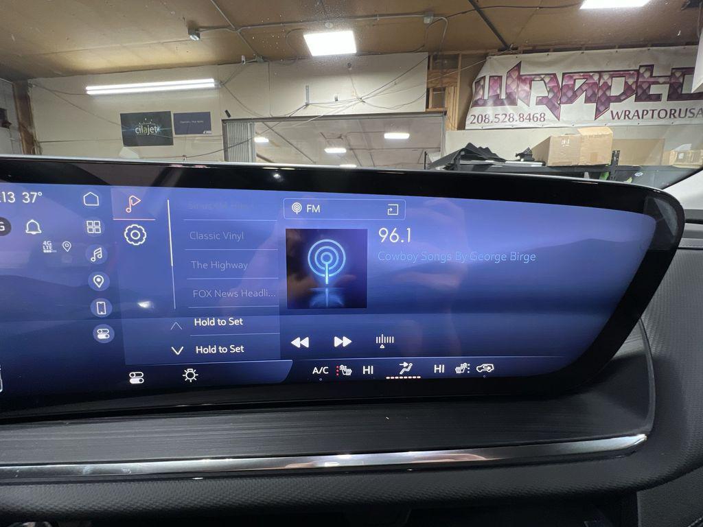 new 2025 Buick Envision car, priced at $37,975