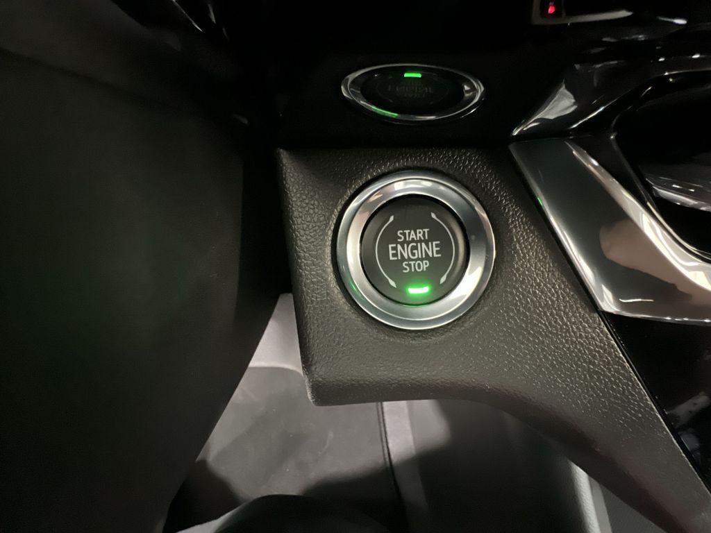 new 2025 Buick Envista car, priced at $30,337