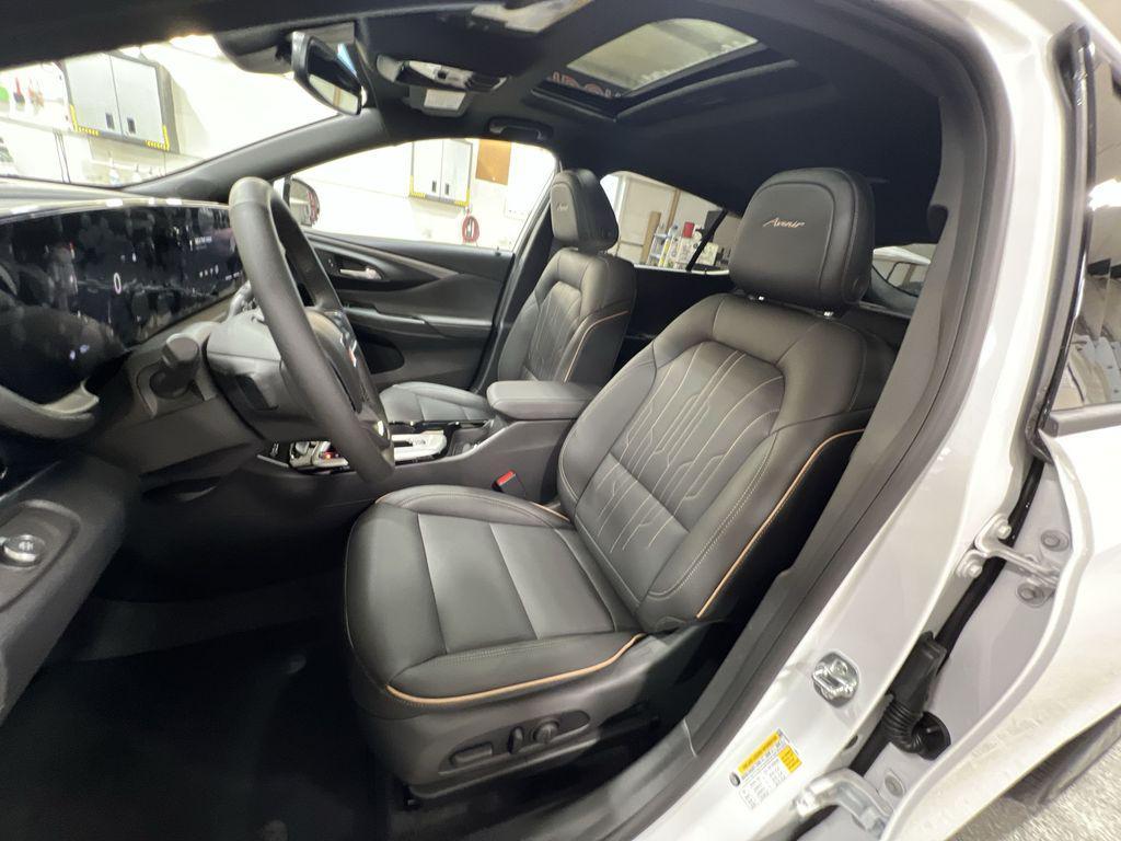 new 2025 Buick Envista car, priced at $30,337