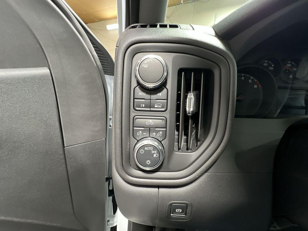 new 2024 GMC Sierra 1500 car, priced at $37,473