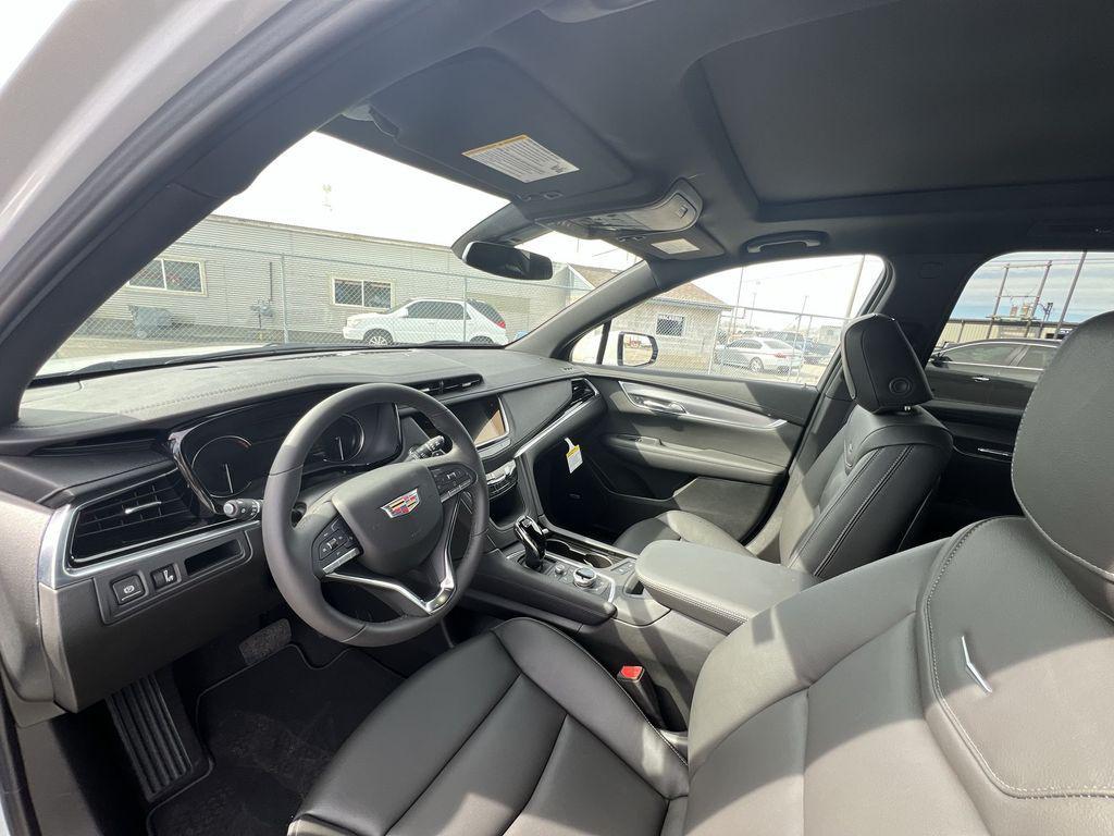 new 2025 Cadillac XT6 car, priced at $49,107