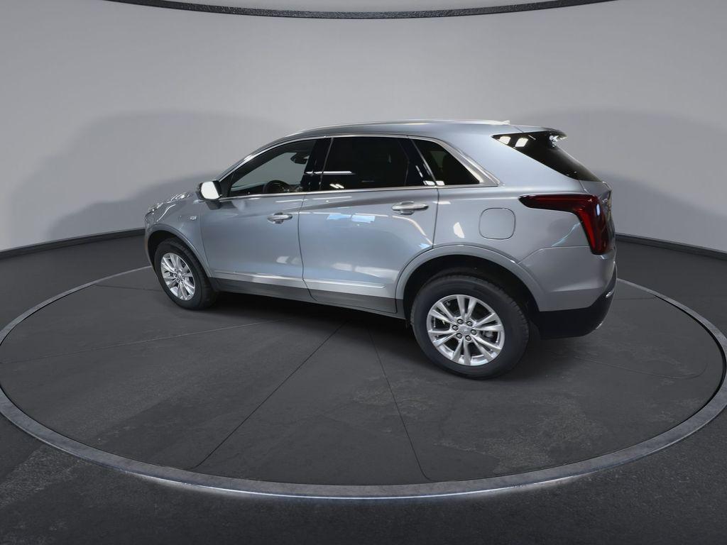 new 2025 Cadillac XT5 car, priced at $44,107