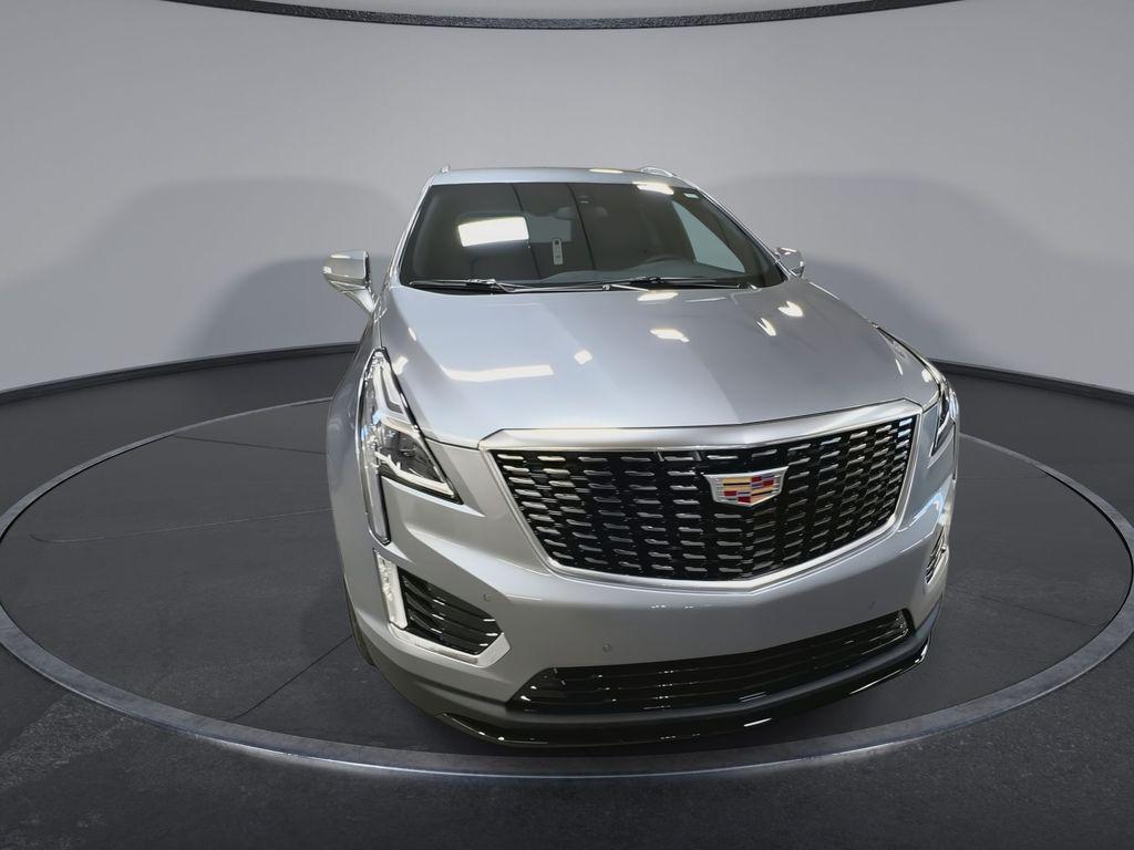 new 2025 Cadillac XT5 car, priced at $44,107