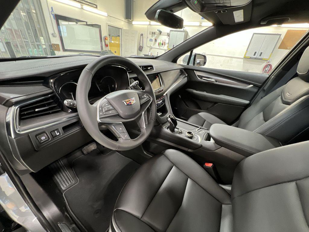 new 2025 Cadillac XT5 car, priced at $44,107