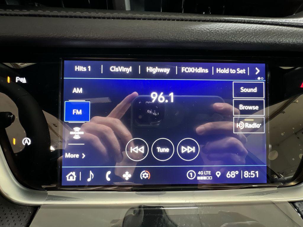 new 2025 Cadillac XT5 car, priced at $44,107