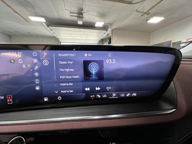 new 2025 Buick Envision car, priced at $41,250