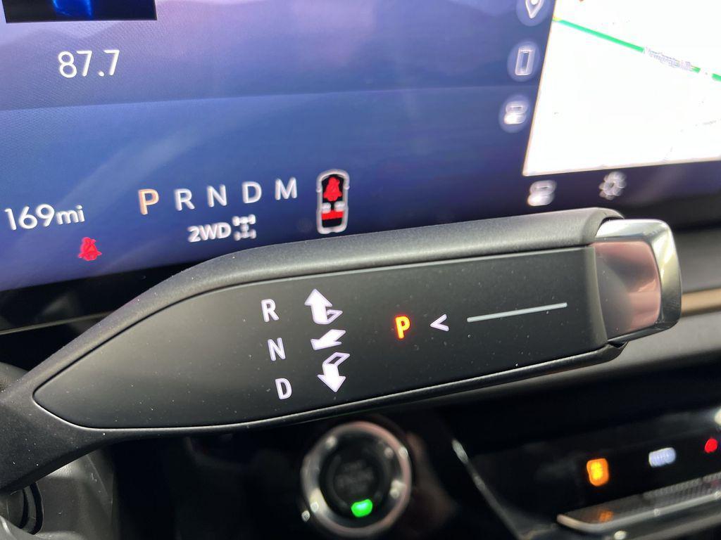 new 2025 Buick Envision car, priced at $39,919