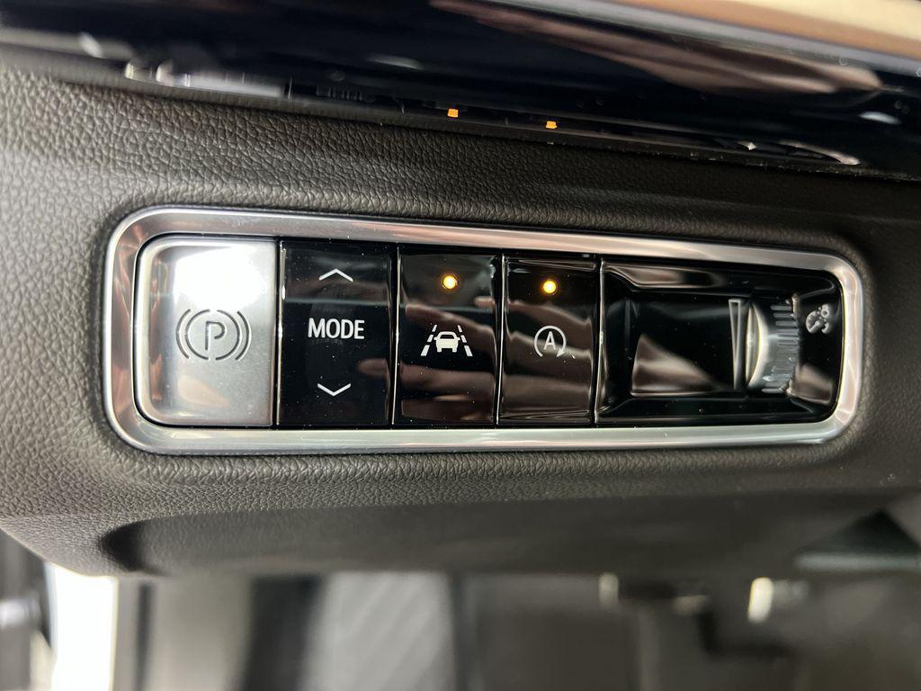 new 2025 Buick Envision car, priced at $39,919