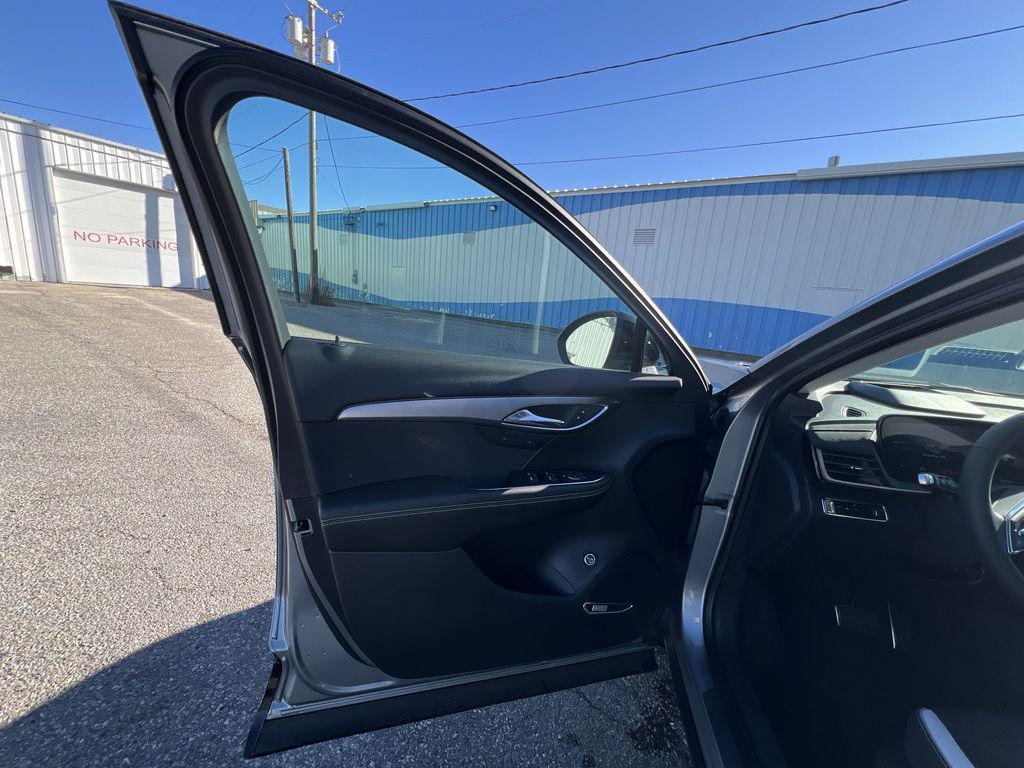 new 2025 Buick Envision car, priced at $41,372
