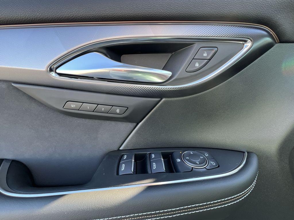 new 2025 Buick Envision car, priced at $41,372