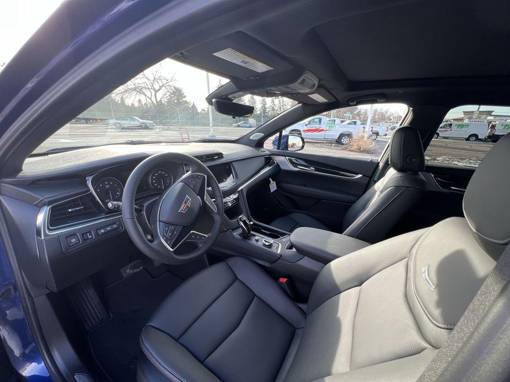 new 2025 Cadillac XT5 car, priced at $54,995