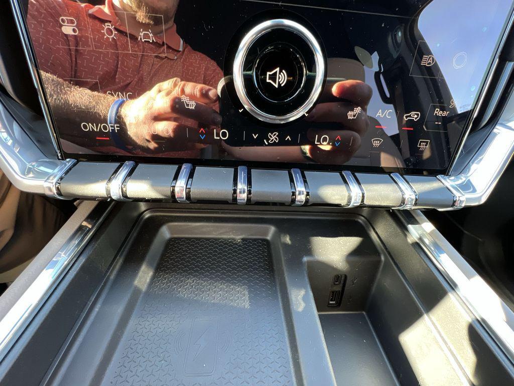 new 2025 GMC Acadia car, priced at $43,399