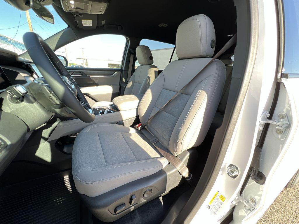 new 2025 GMC Acadia car, priced at $43,399