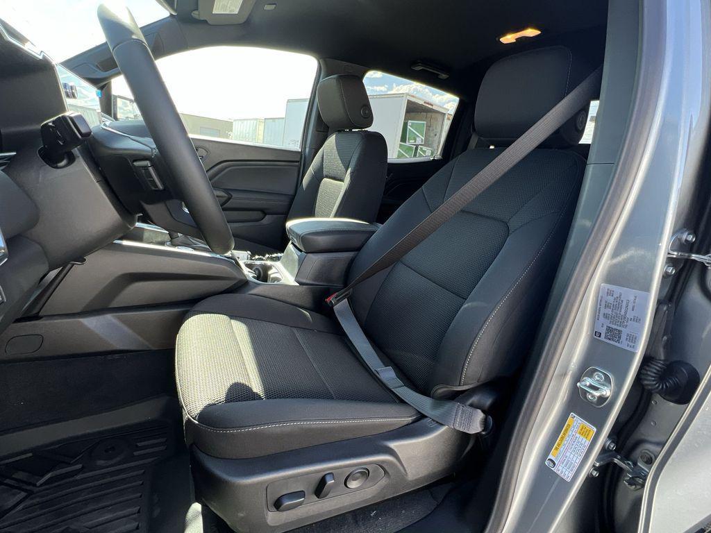 new 2025 GMC Canyon car, priced at $45,017