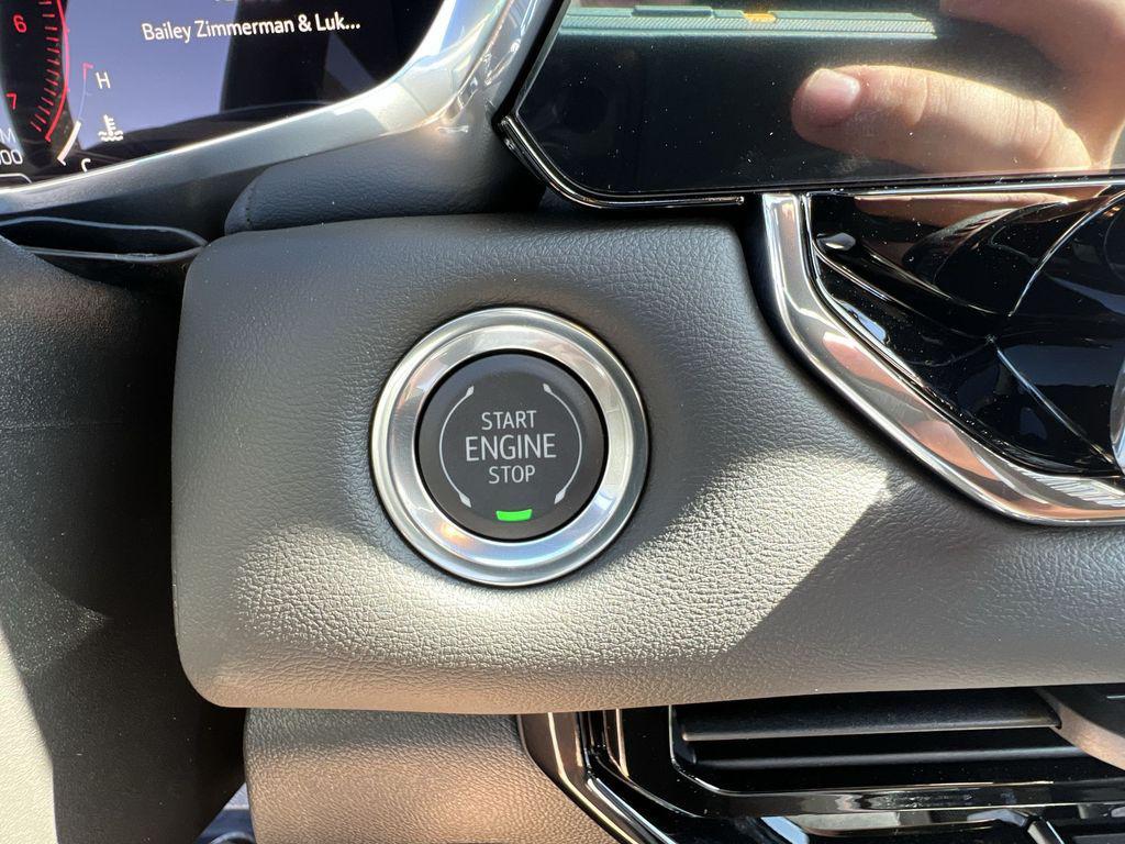 new 2025 GMC Canyon car, priced at $45,017