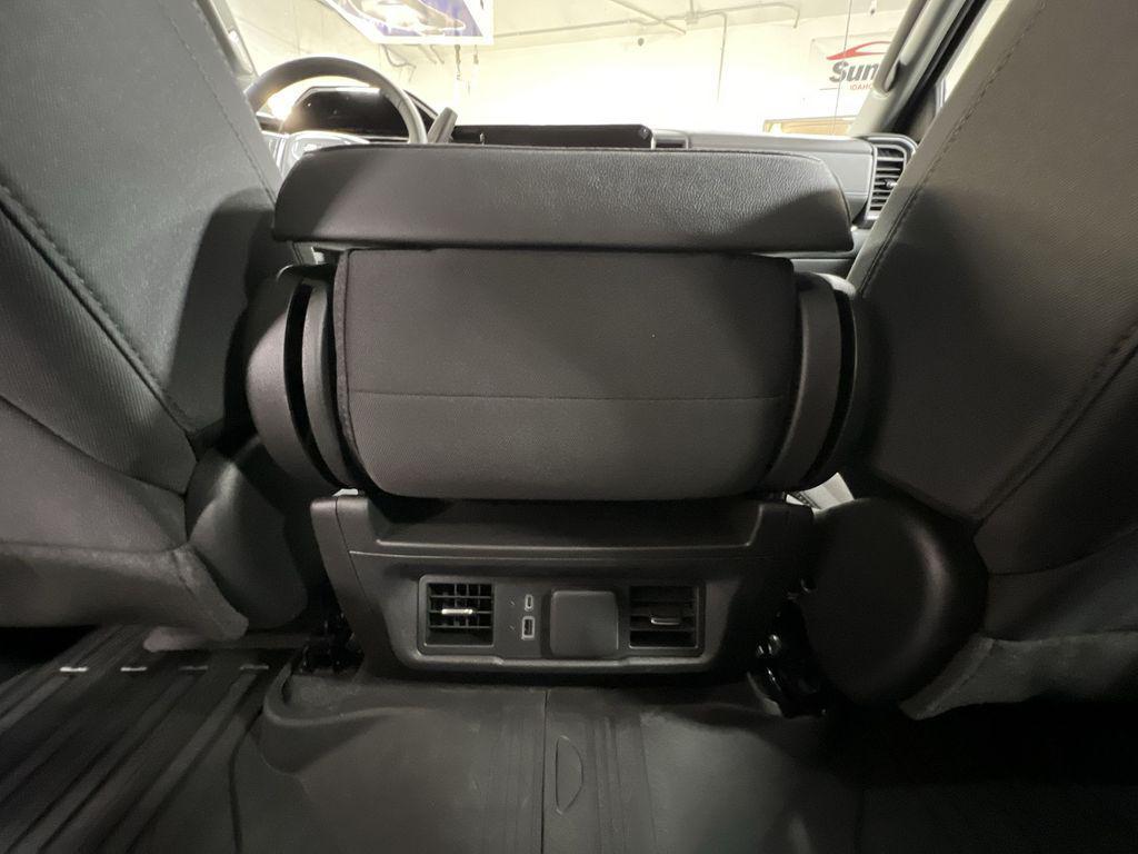 new 2024 GMC Sierra 1500 car, priced at $48,300