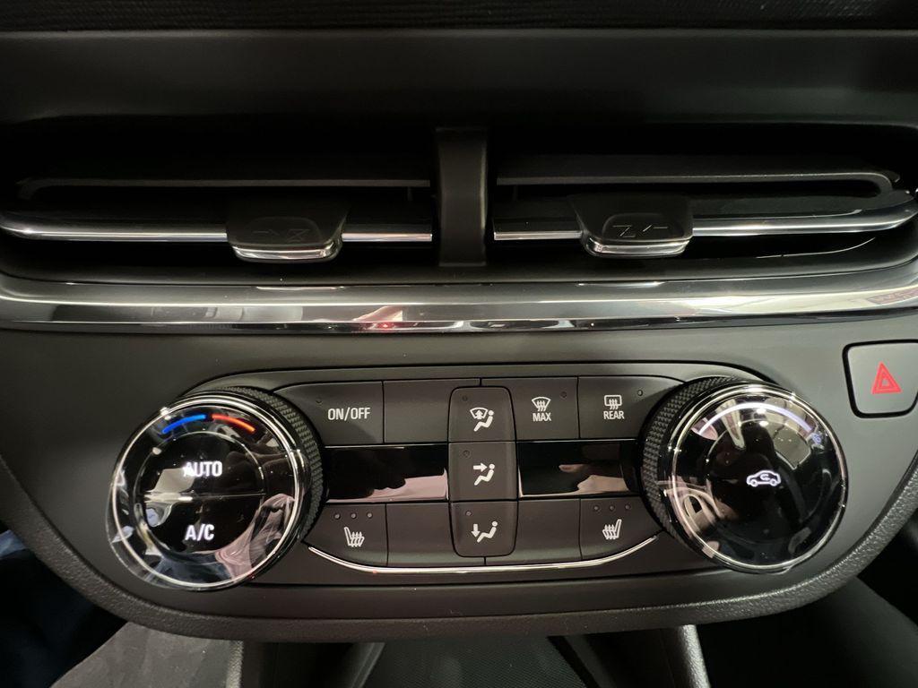 new 2025 Buick Envista car, priced at $24,685