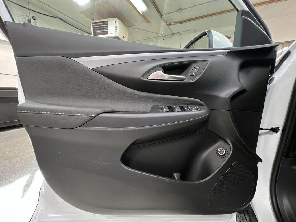 new 2025 Buick Envista car, priced at $24,685