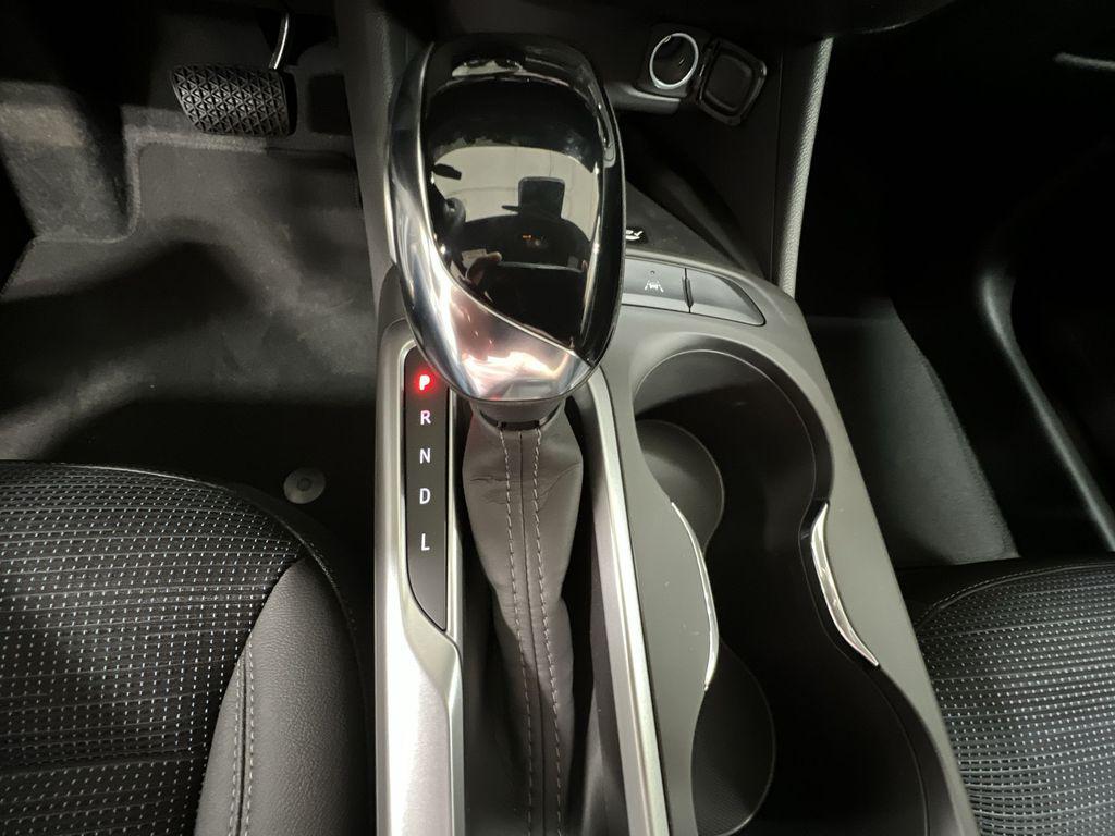new 2025 Buick Envista car, priced at $24,685