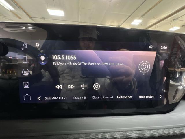new 2025 Buick Envista car, priced at $25,880
