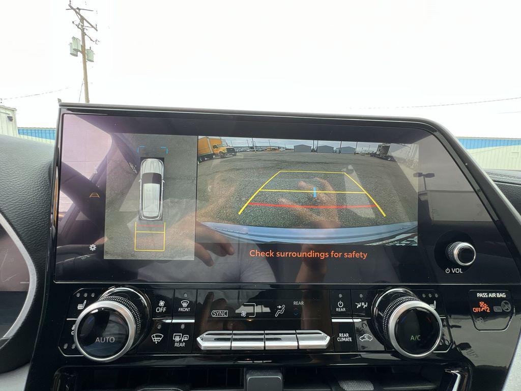 used 2024 Toyota Highlander car, priced at $42,450