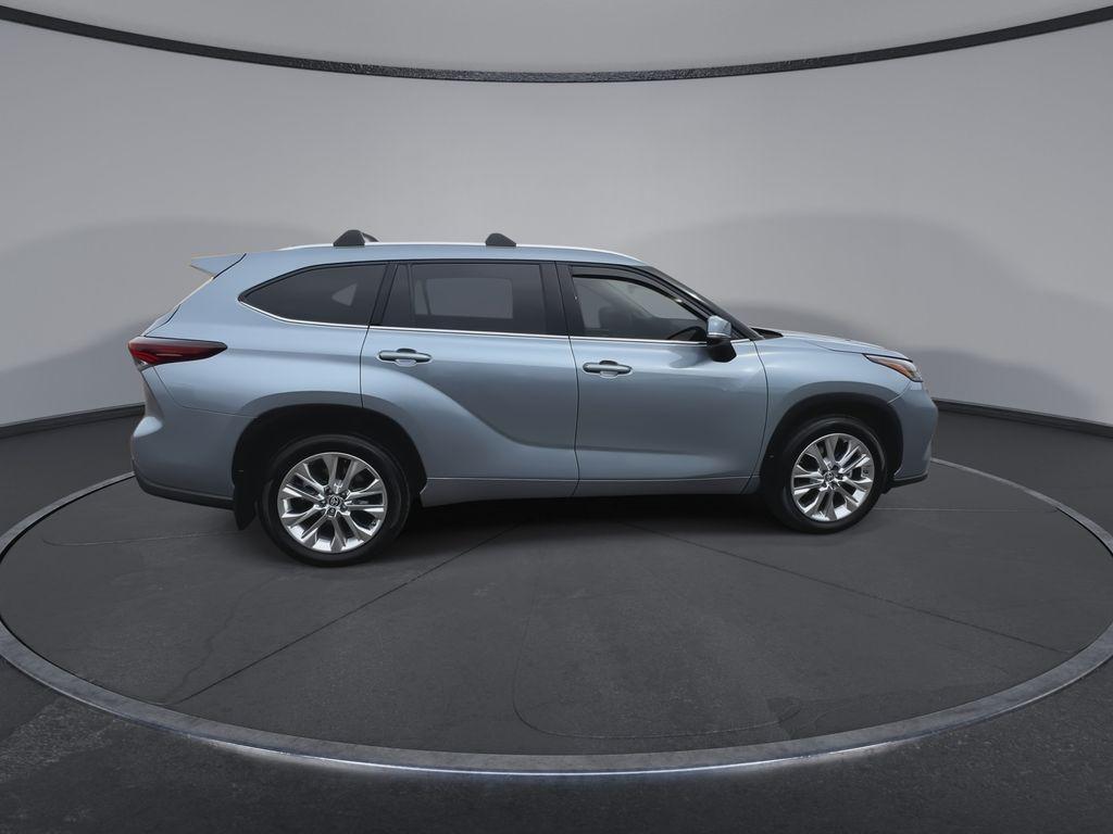 used 2024 Toyota Highlander car, priced at $42,450