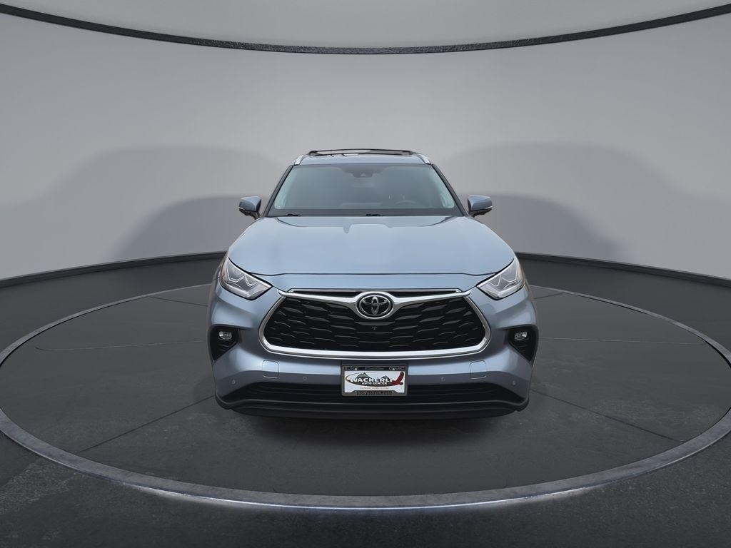 used 2024 Toyota Highlander car, priced at $42,450