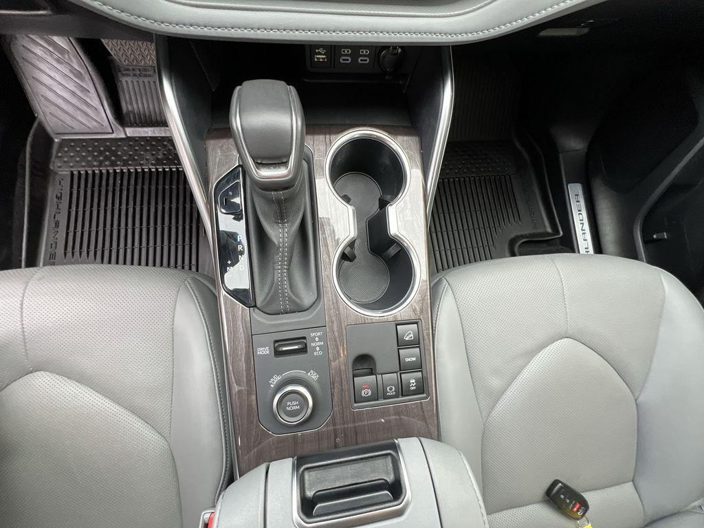 used 2024 Toyota Highlander car, priced at $42,450
