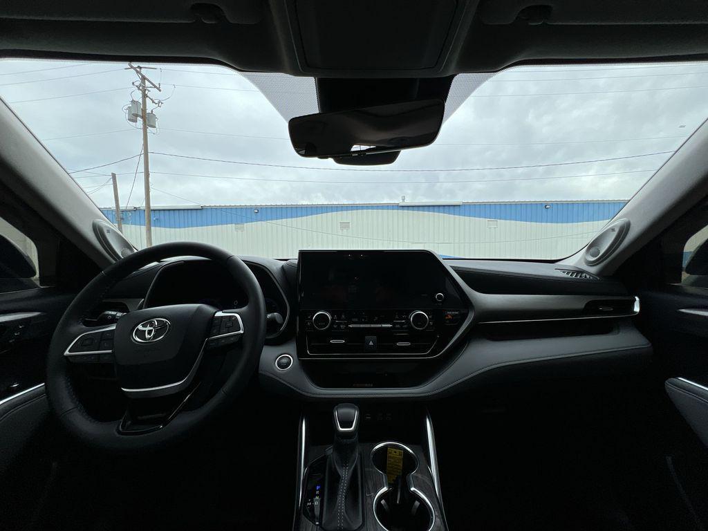 used 2024 Toyota Highlander car, priced at $42,450