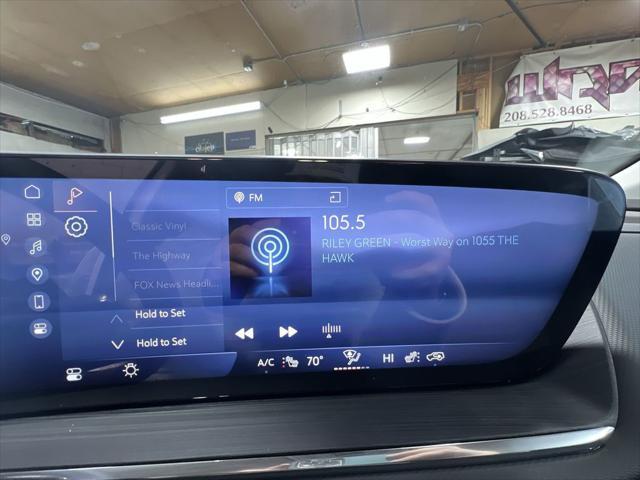 new 2025 Buick Envision car, priced at $38,240