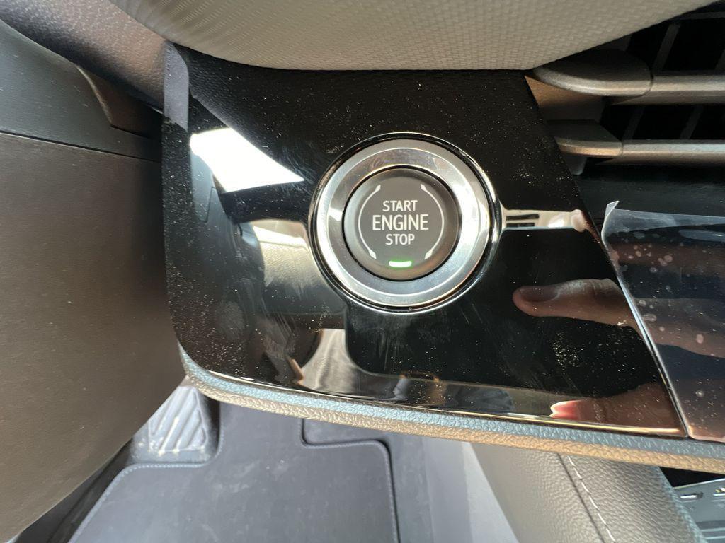 new 2024 Buick Envision car, priced at $34,771