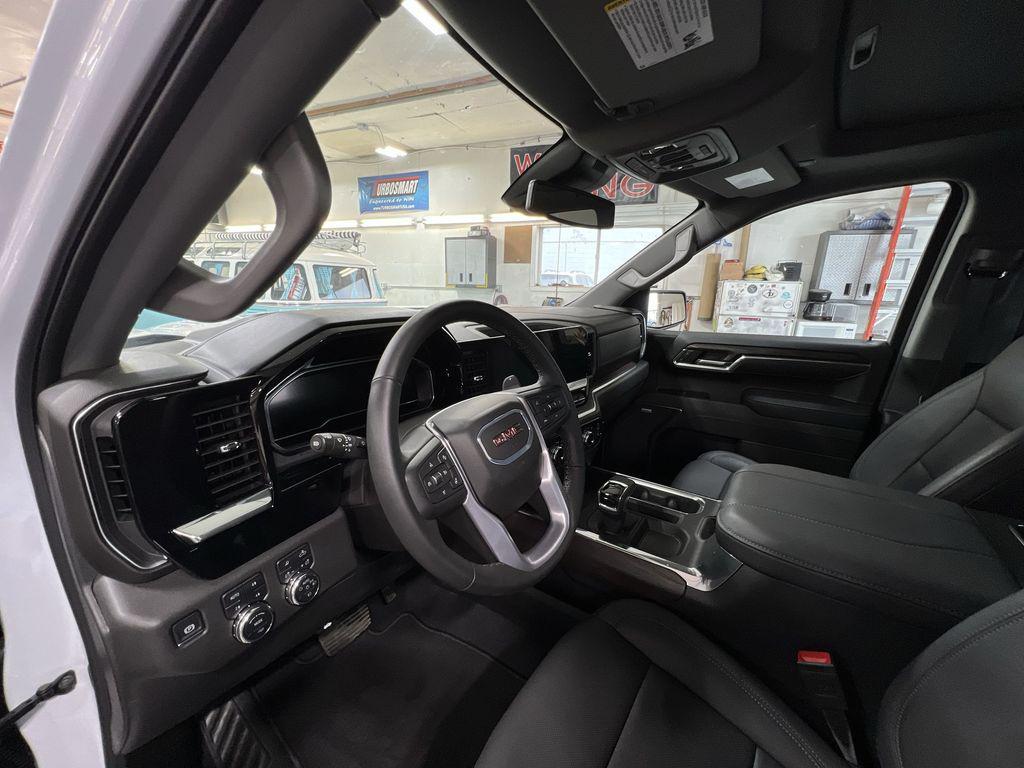 new 2025 GMC Sierra 1500 car, priced at $58,665