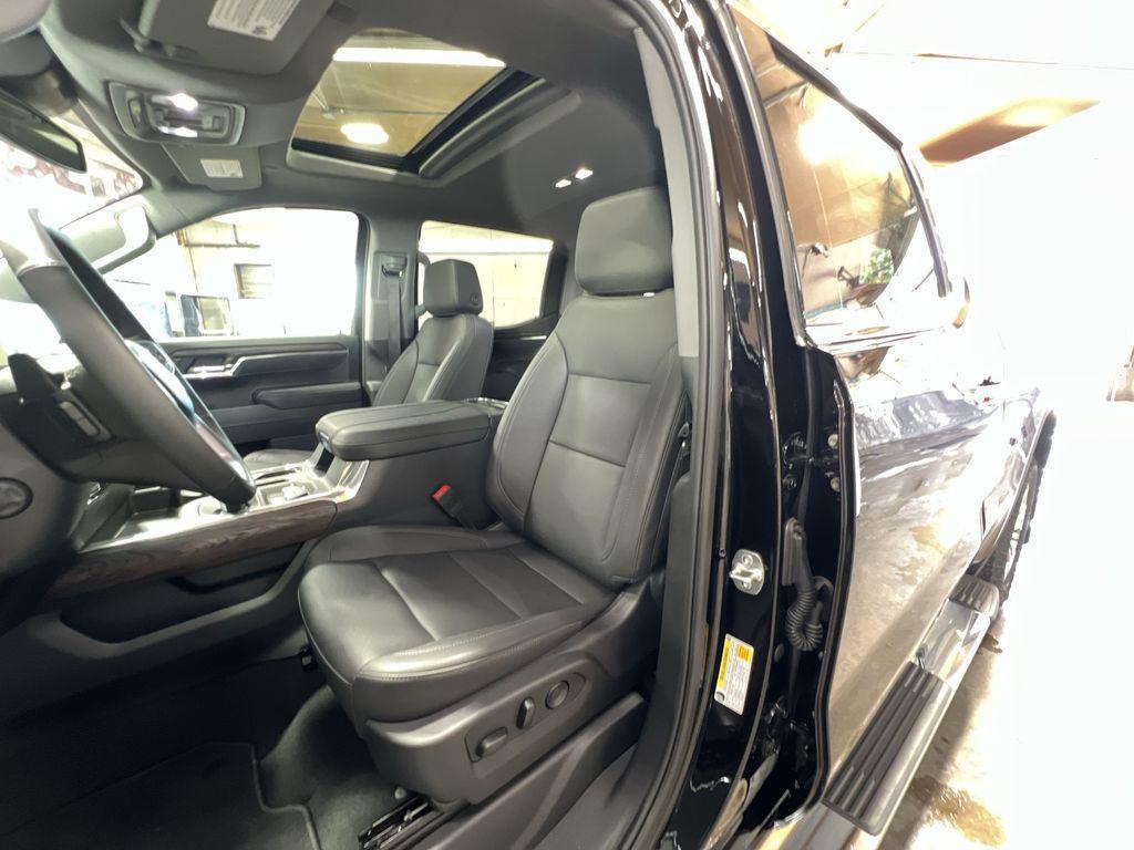 new 2025 GMC Sierra 1500 car, priced at $58,137