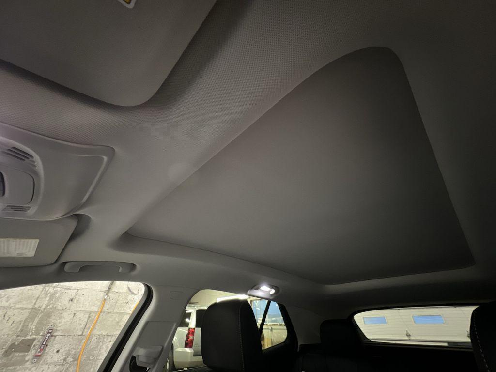 new 2025 Buick Envision car, priced at $40,919