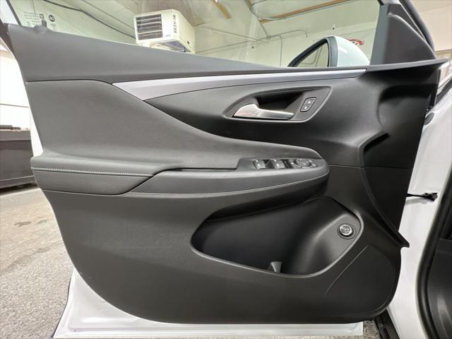 new 2025 Buick Envista car, priced at $25,685