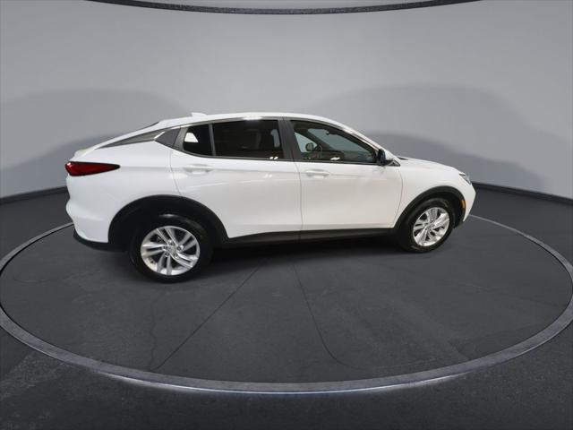 new 2025 Buick Envista car, priced at $25,685