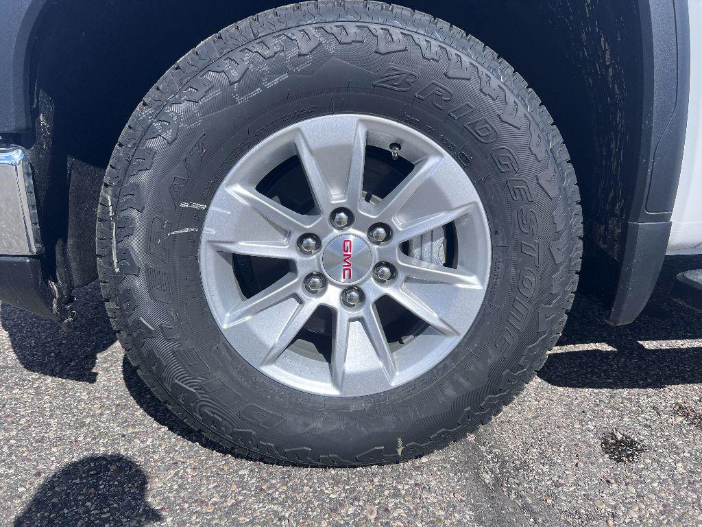 new 2024 GMC Sierra 1500 car, priced at $41,013