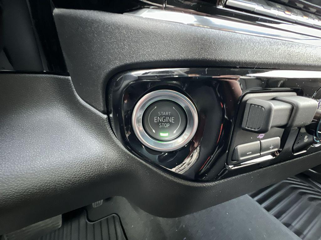 new 2025 GMC Sierra 1500 car, priced at $49,024