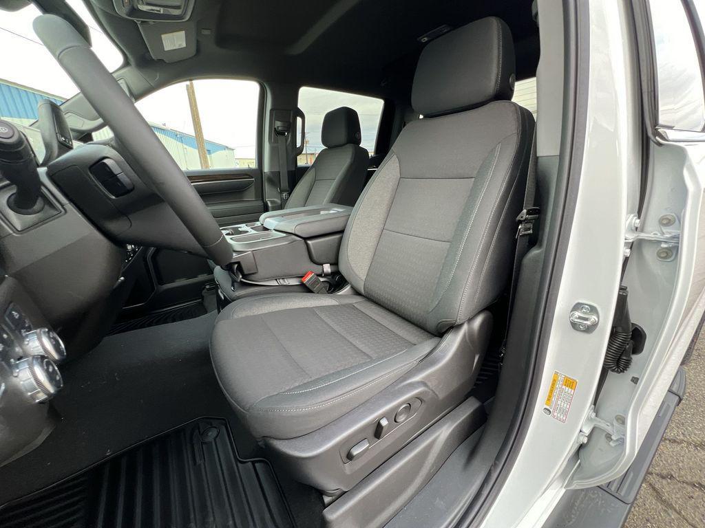 new 2025 GMC Sierra 1500 car, priced at $49,024