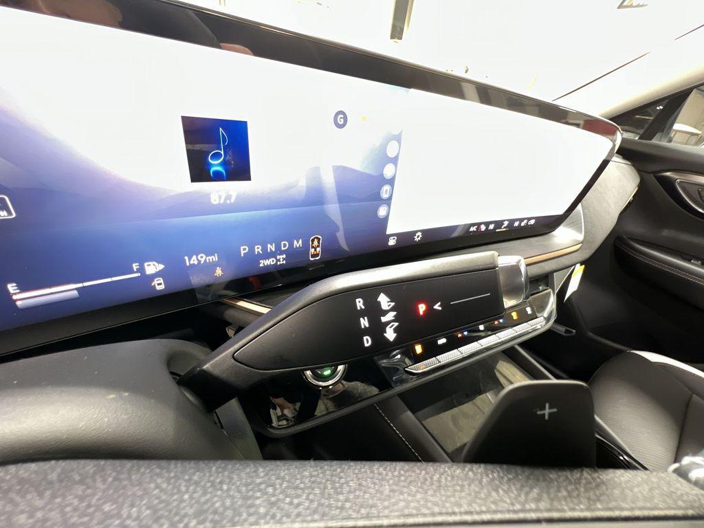 new 2025 Buick Envision car, priced at $40,919