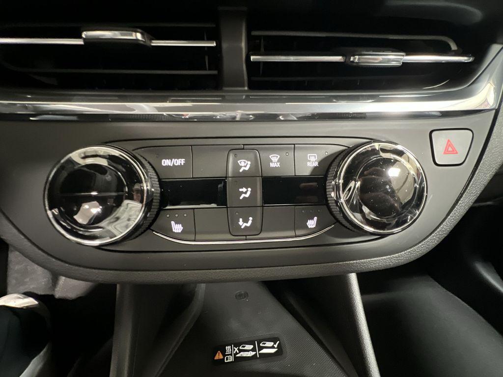 new 2025 Buick Envista car, priced at $25,180