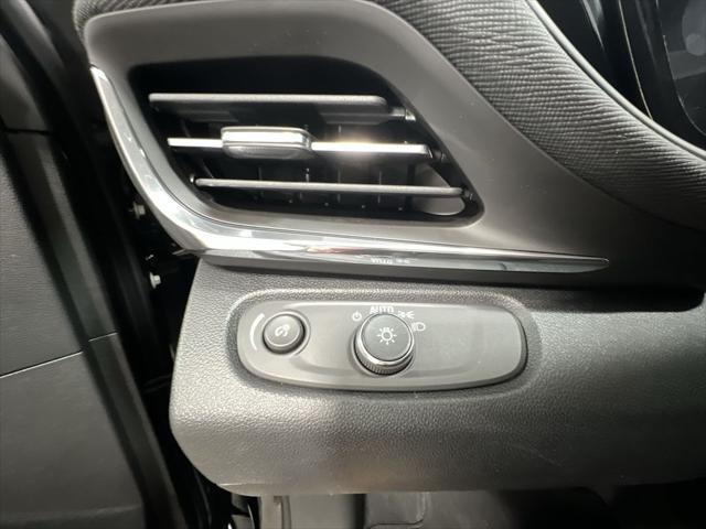 new 2025 Buick Envista car, priced at $26,180