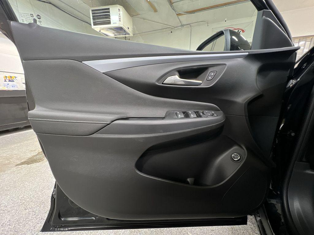 new 2025 Buick Envista car, priced at $25,180