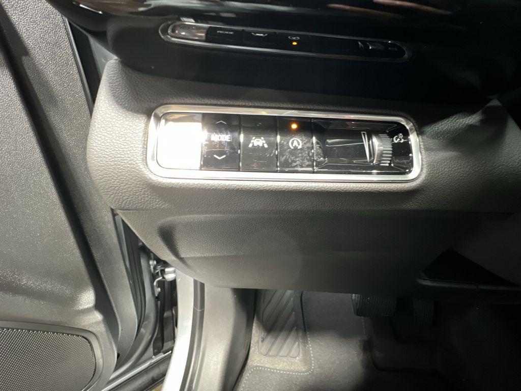 new 2025 Buick Envision car, priced at $38,975