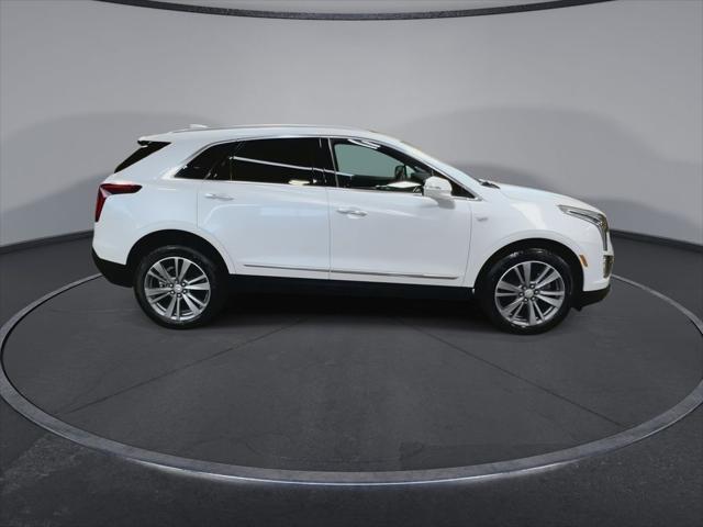 new 2025 Cadillac XT5 car, priced at $60,565