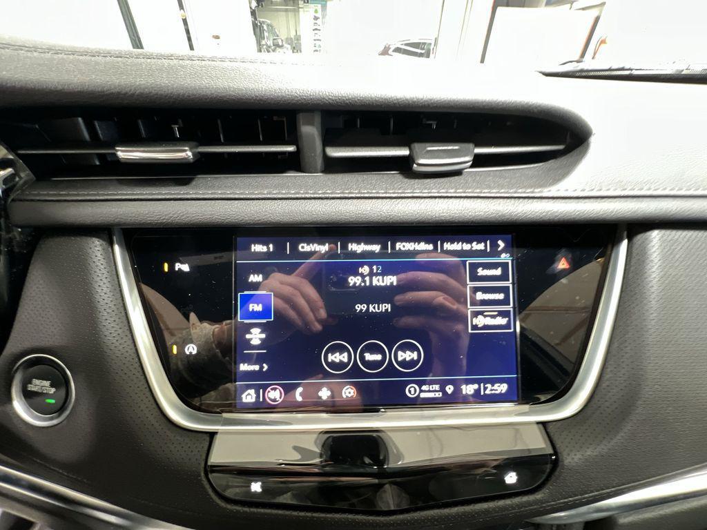 new 2025 Cadillac XT5 car, priced at $45,228