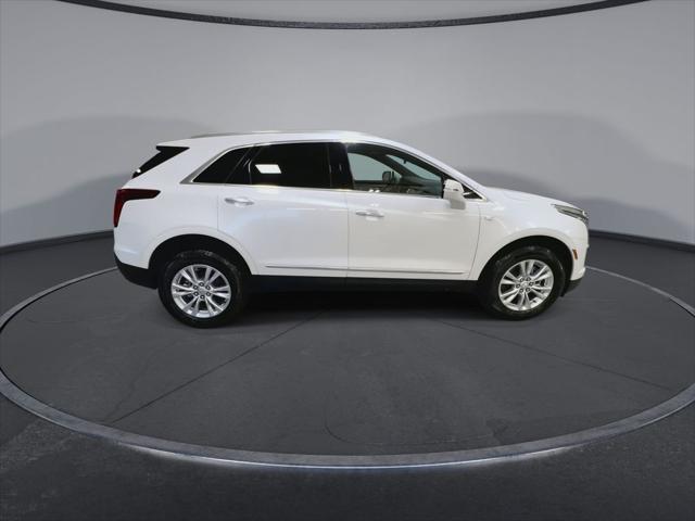 new 2025 Cadillac XT5 car, priced at $45,915