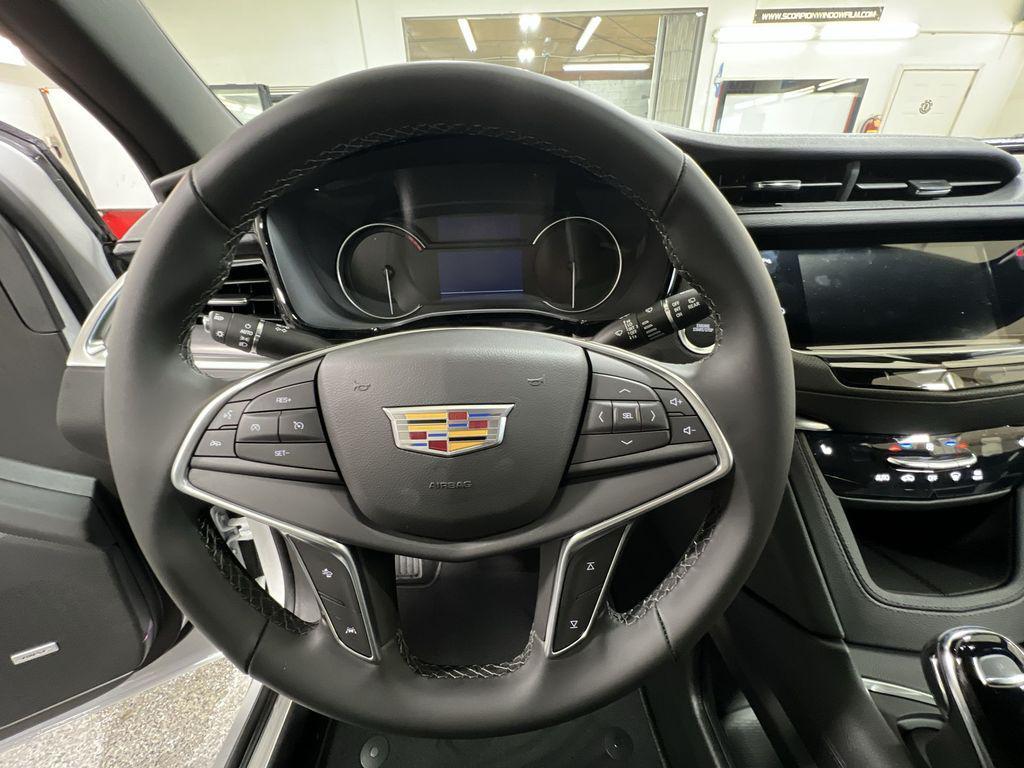 new 2025 Cadillac XT5 car, priced at $45,228